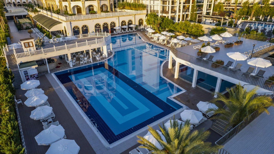 J'adore Deluxe Hotel & Spa